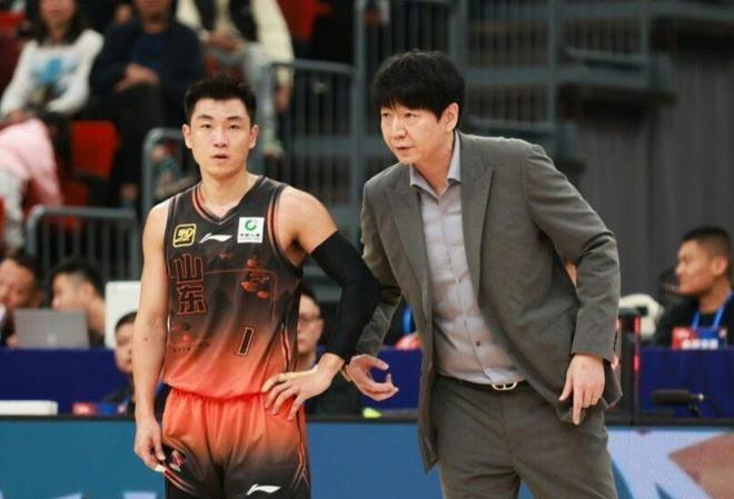 山东男篮迎NBA常规赛关键赛，关键战防线松动，更衣室稳定，赛程密集仍需轮换的简单介绍