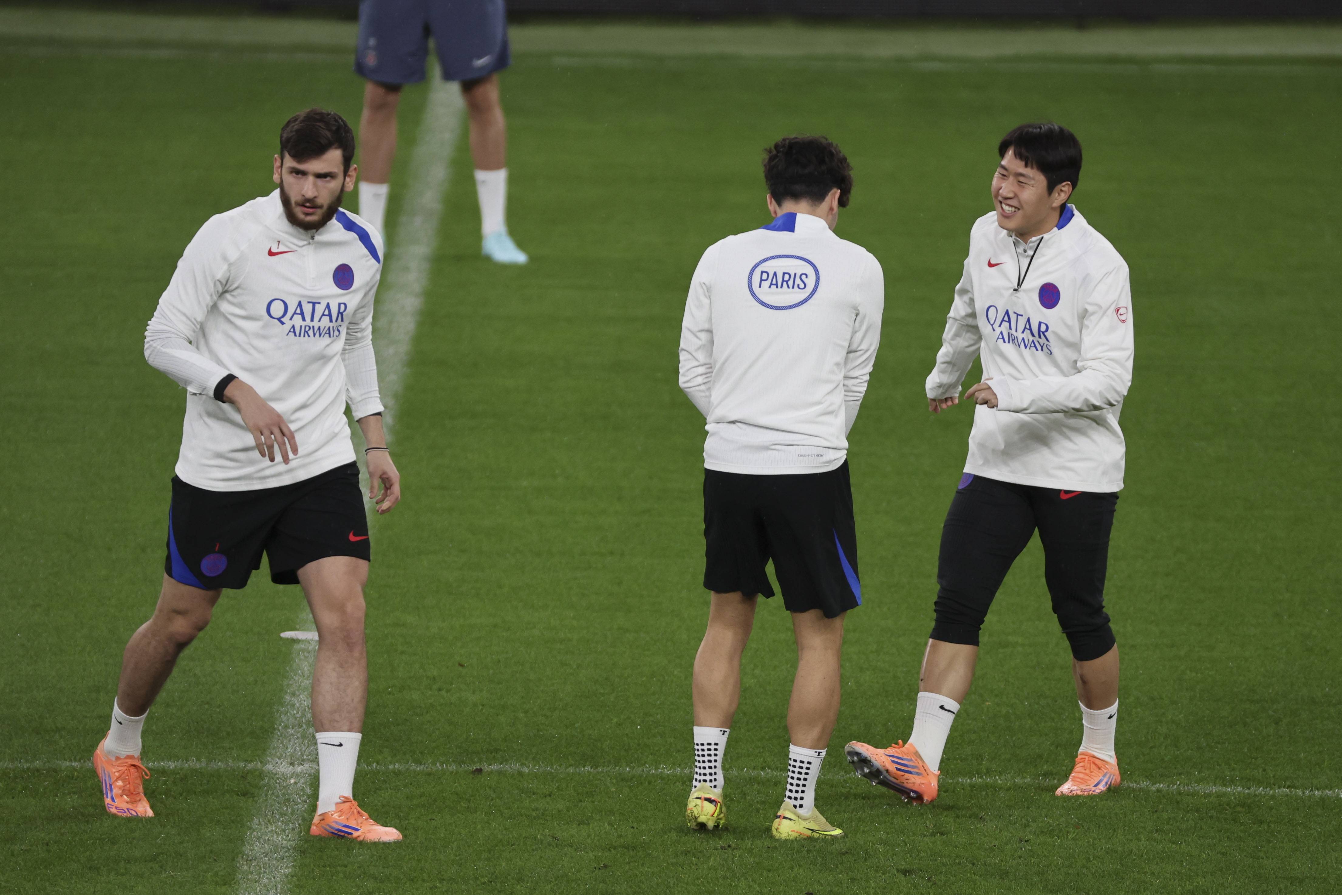 包含欧篮联赛后走向成谜,巴黎圣日耳曼回应争议,引发热议,控场能力受关注的词条 包含欧篮联赛后走向成谜,巴黎圣日耳曼回应争议,引发热议,控场能力受关注的词条